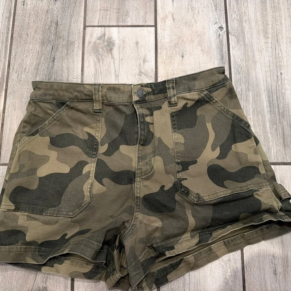 Hollister Shorts Women's Sz Large Ultra High Rise Pockets Camouflage Cotton